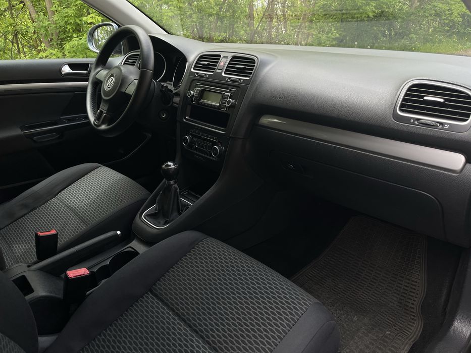 Volkswagen Golf VI 6  1.6 MPI 2009