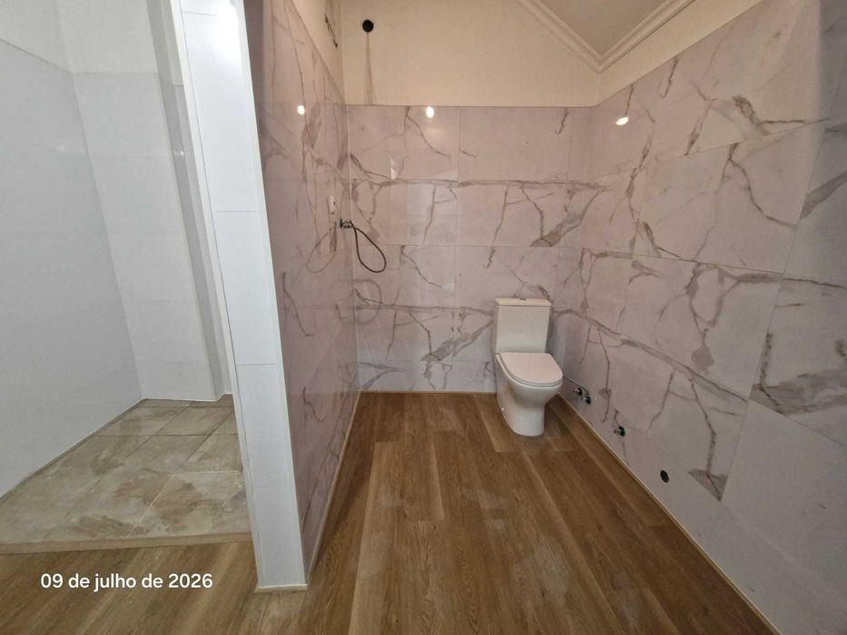 Apartamento t2 à venda na Rua Vaz Monteiro
