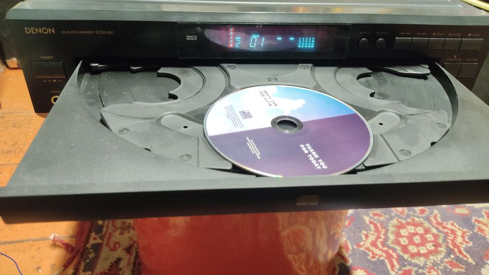 Leitor de Cd's Denon DCM 280 múltiplo 5 cd