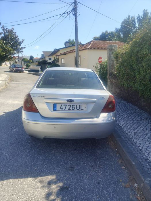 Ford Mondeo versão Ghia