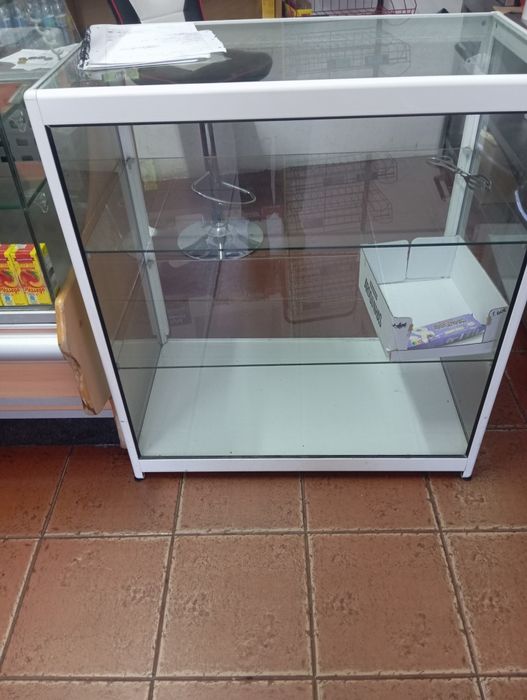 Vendo Artigos de restauração