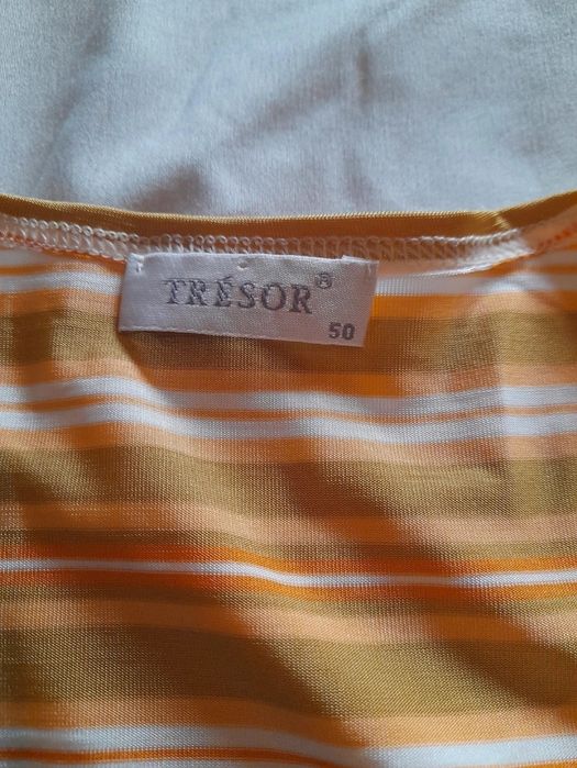 T-shirt às riscas
