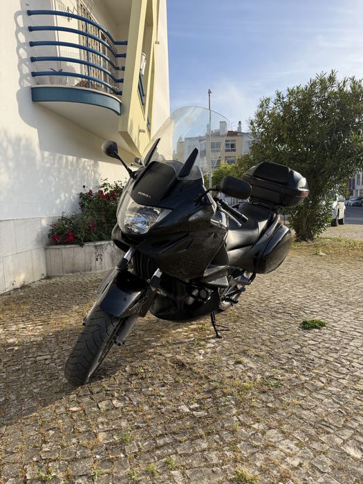 Honda Deauville NT 700