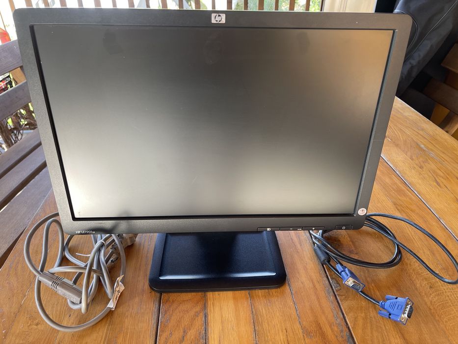 Monitor HP 19” LE1901w