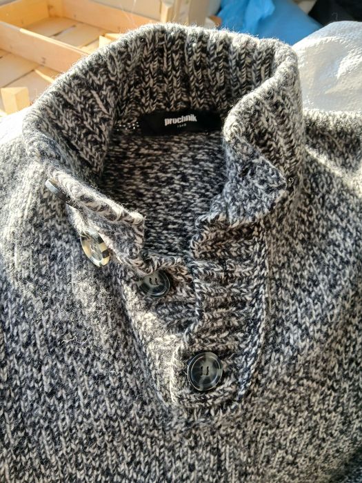 Próchnik - Stylowy Sweter Rozpinany pod Szyją