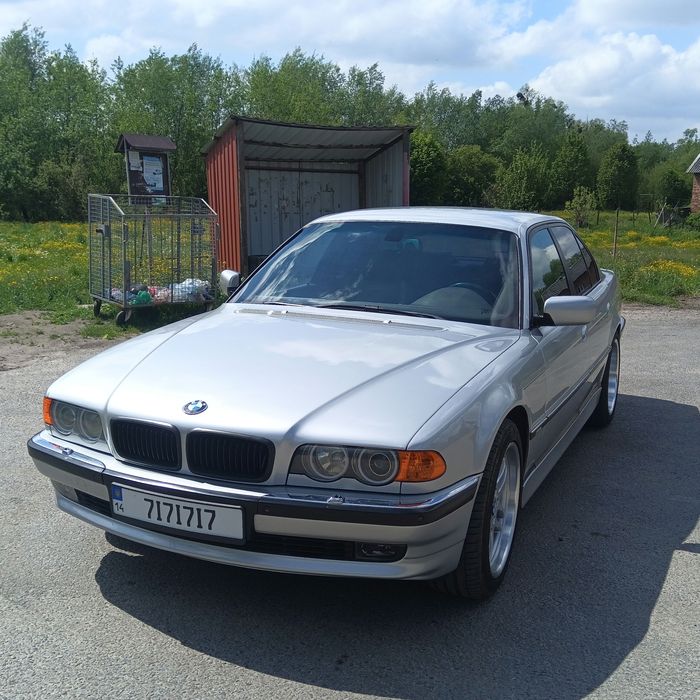 BMW series 7 e38