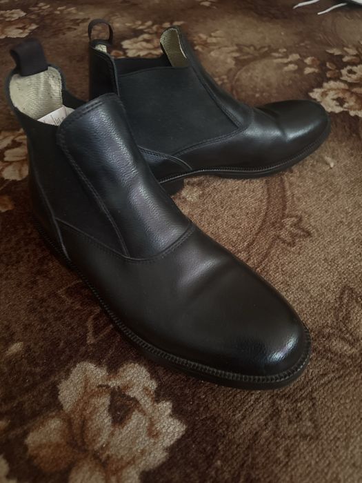 Продам Взуття Essensole