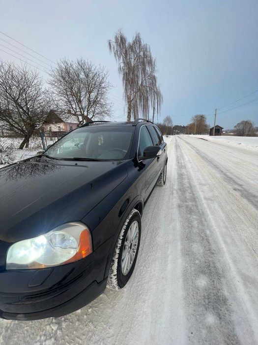 Автомобіль Volvo XC 90