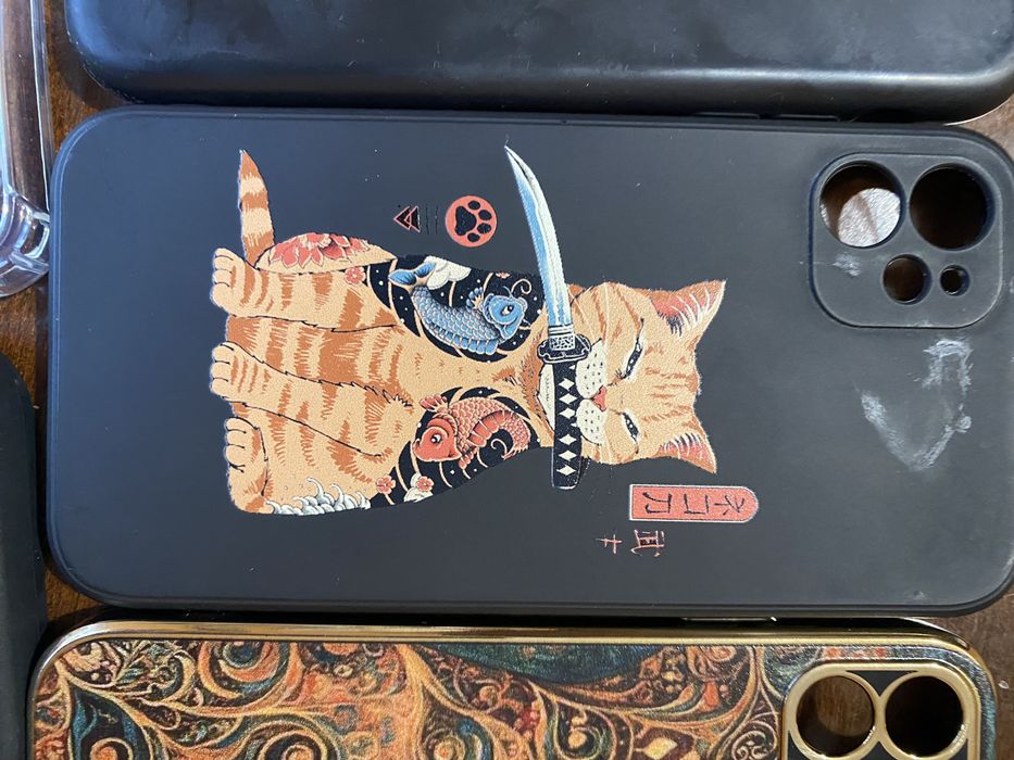 Чохли на айфон 11