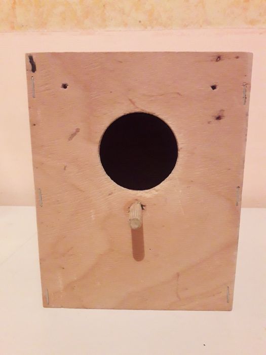 Гнездовой домик для попугаев