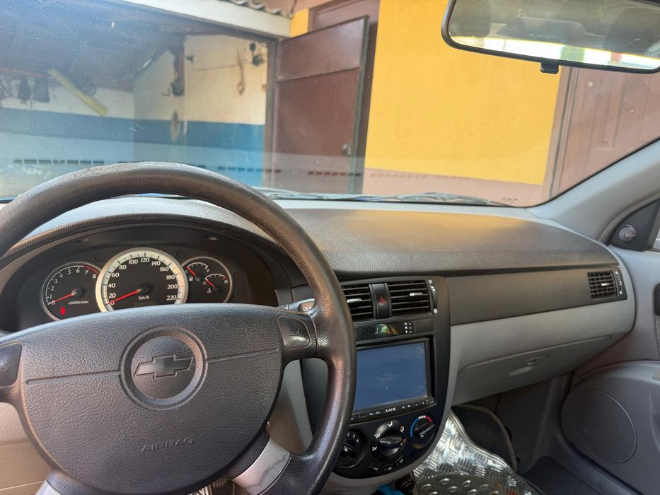 продам автомобіль Шевроле лачетті