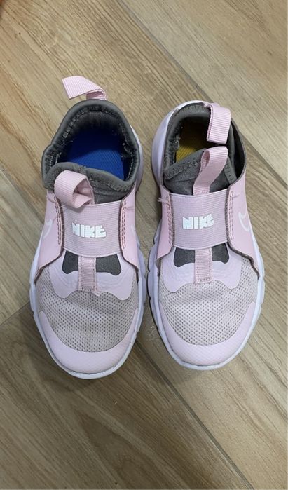 Кросівки Nike для дівчинки в хорошому стані