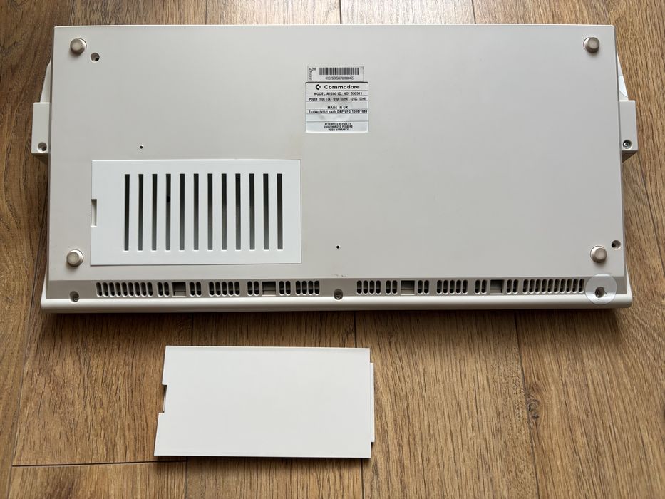 Amiga 1200 obudowa plus klawiatura