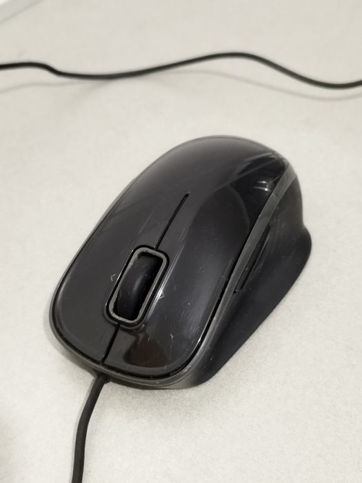 Vendo rato HP com fio e botões laterais