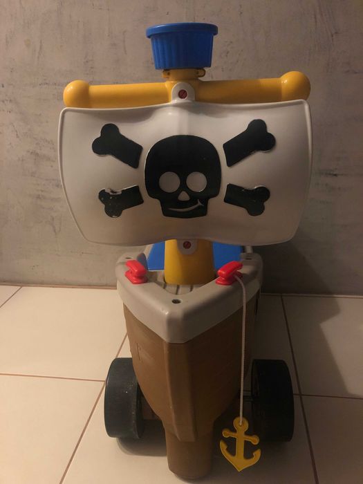 Jeździk statek piracki Little Tikes
