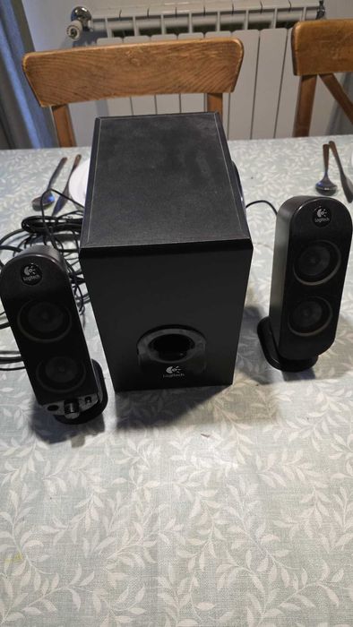 Colunas Logitech X230 2.1