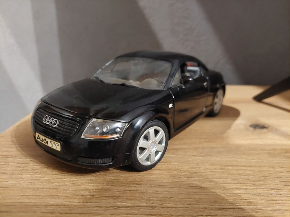 Model 1:18 Audi TT Revell