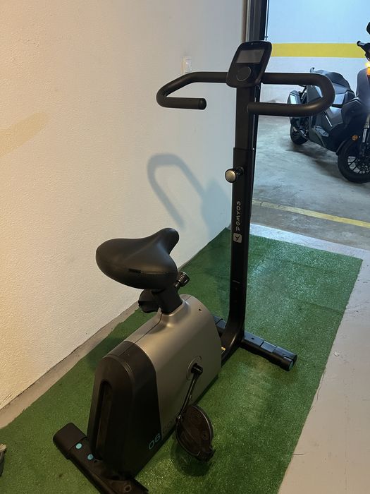 Bicicleta estatica ginasio