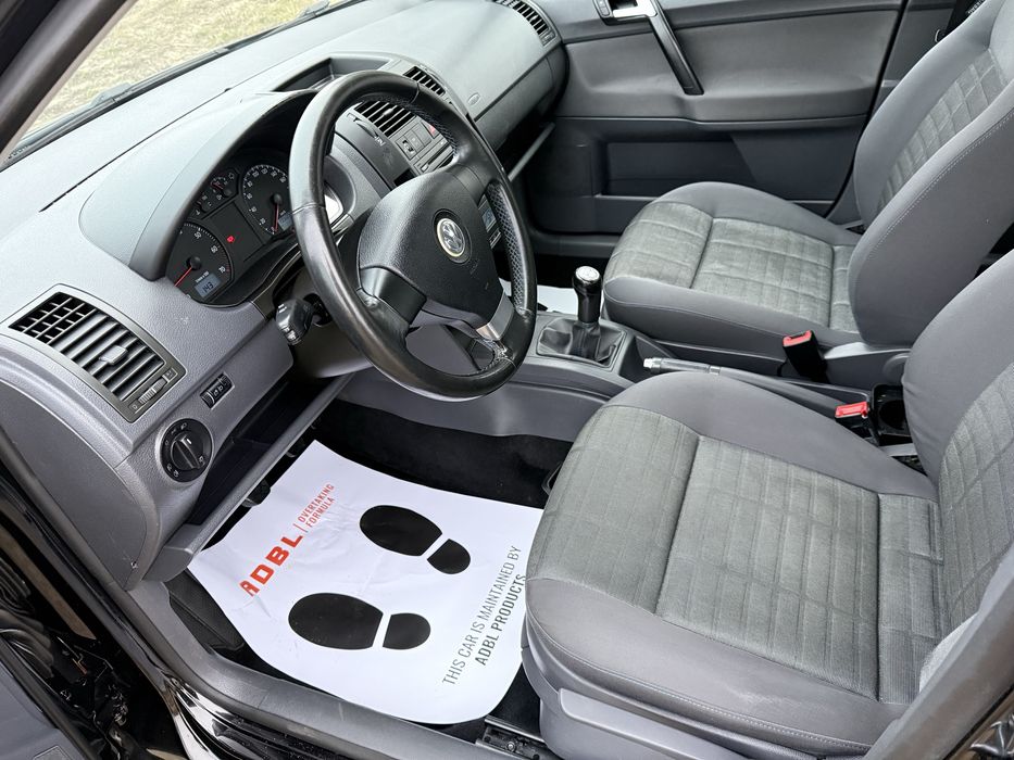 VW Polo z Niemiec benz*TOUR*5drzwi*PDC*climatronic*4EL szyb*grzane fot