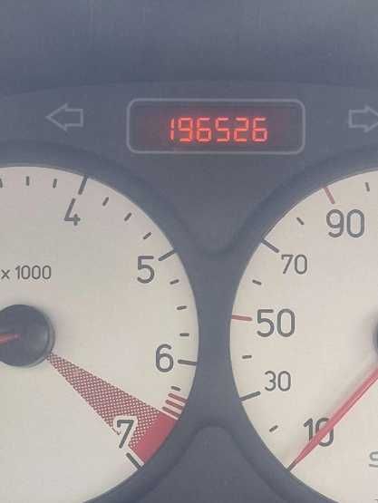 Peugeot 206 1.1 com Ar Condicionado e IUC e inspeção em dia