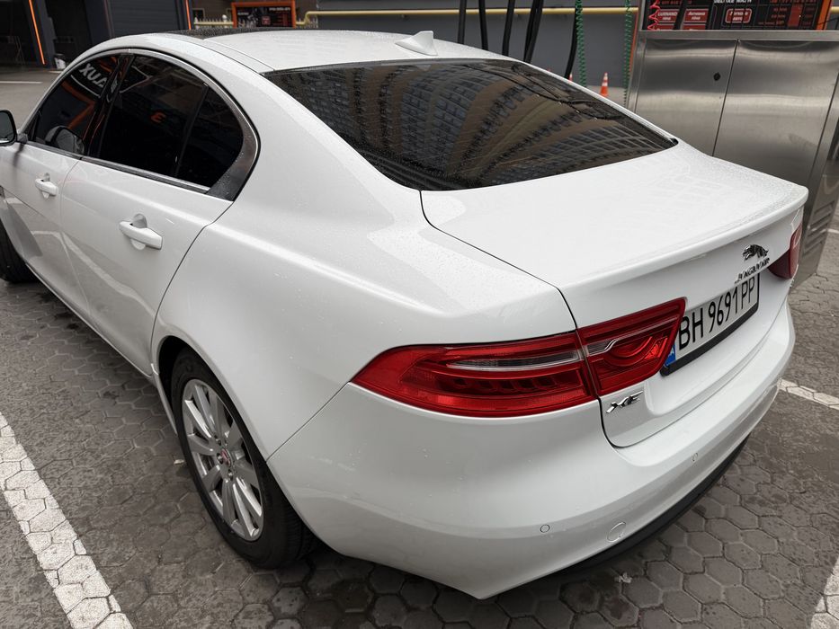 Jaguar XE, Prestige 2015