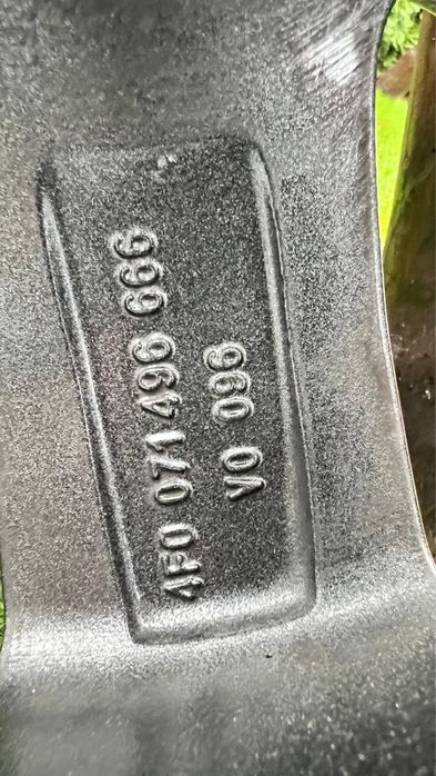 Komplet opon Nokian 225/55 na felgach aluminiowych 16”