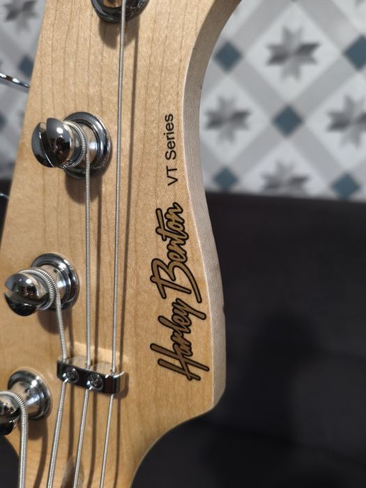 Gitara Basowa sprzedaje