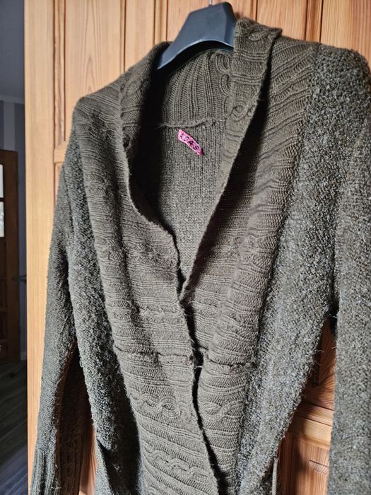 Sweter khaki rozmiar 40
