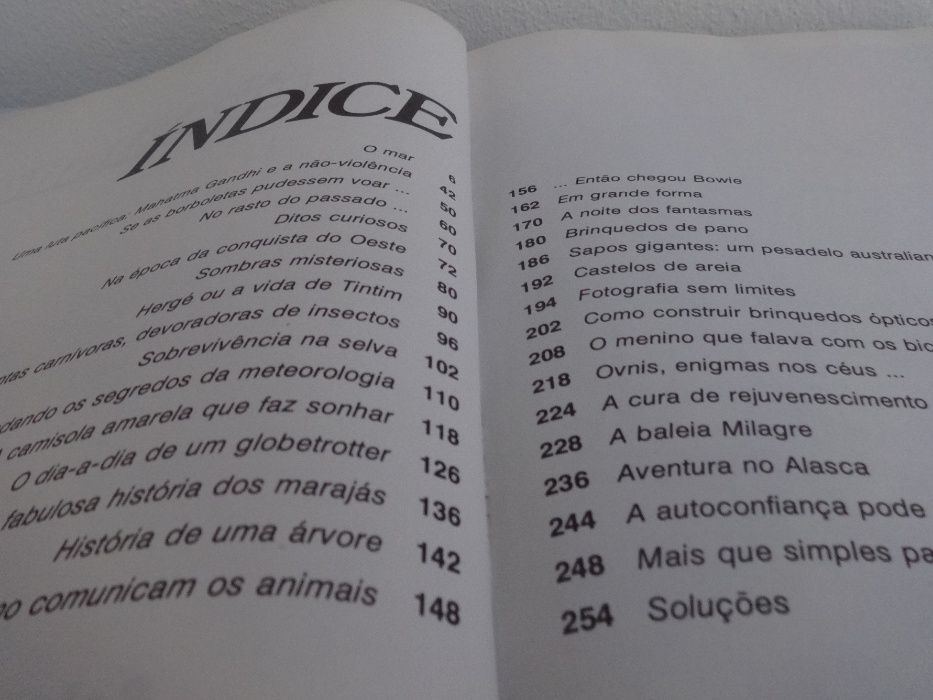 Livro "O Livro da Juventude"