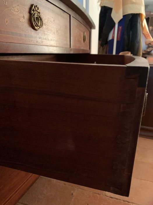 Cômoda estilo D. Maria