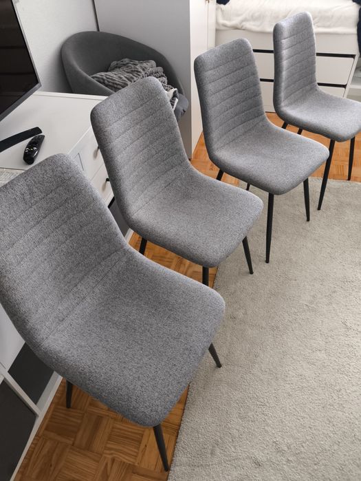 Conjunto de 4 cadeiras cinza de tecido
