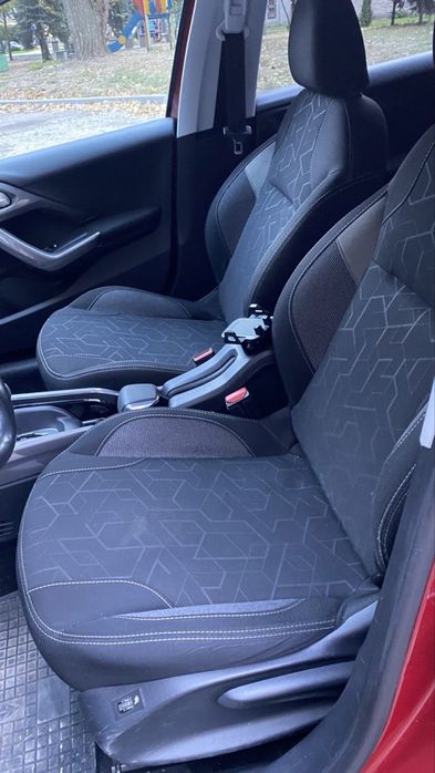 PEUGEOT 2008 2017год
