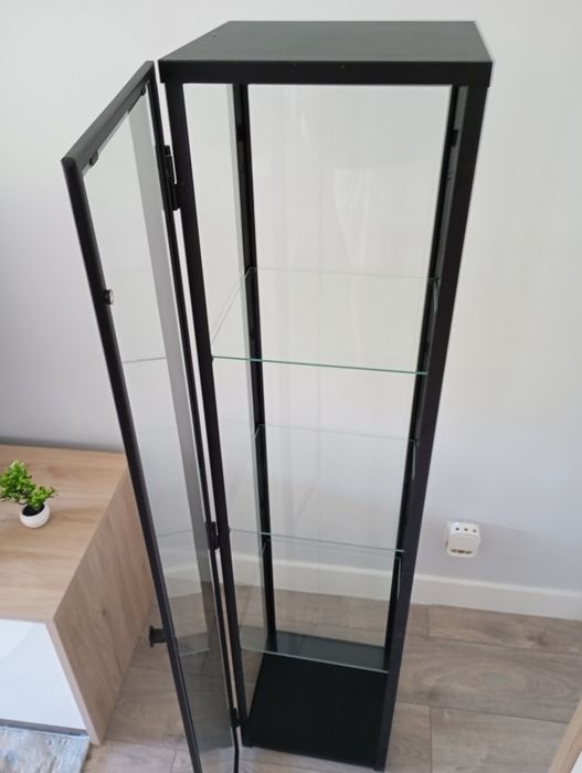 Vendo vitrine preta