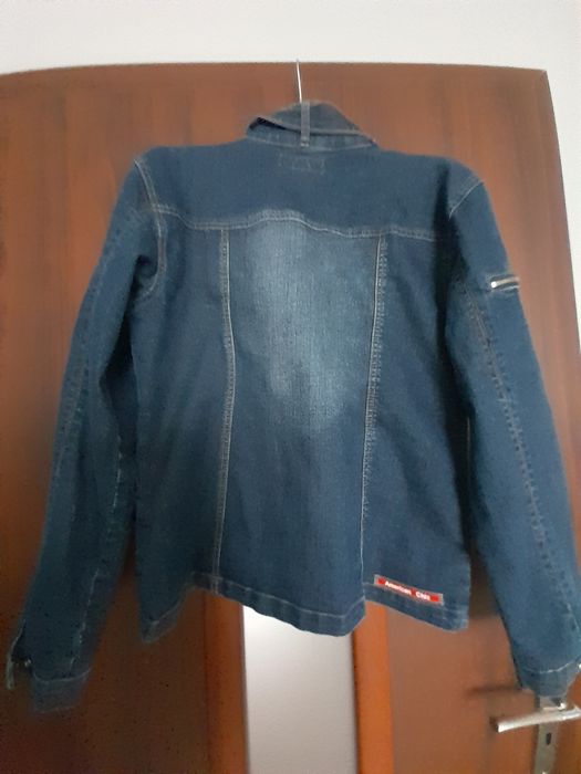 Damska kurtka jeansowa