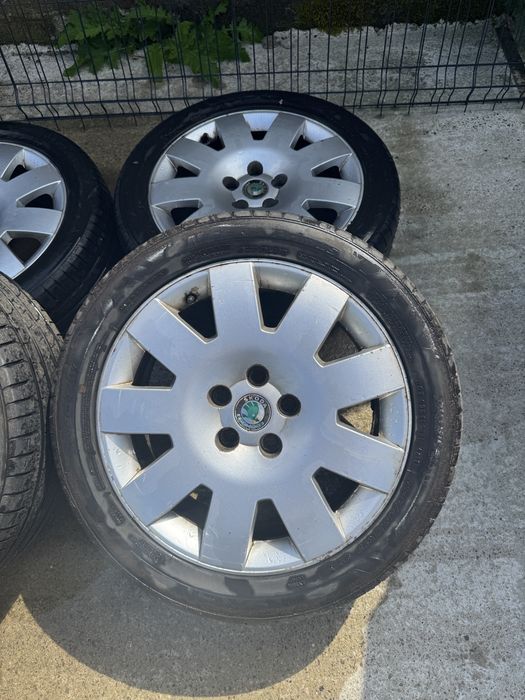 Alufelgi  235/45/17 orginalne Skoda superb