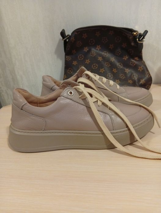 Мокасини нові шкіряні