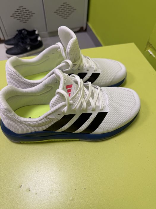 Sprzedam buty marki adidas  rozmiar 42,2/3 jak nowe