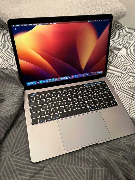 Macbook Pro 13" z Touchbar