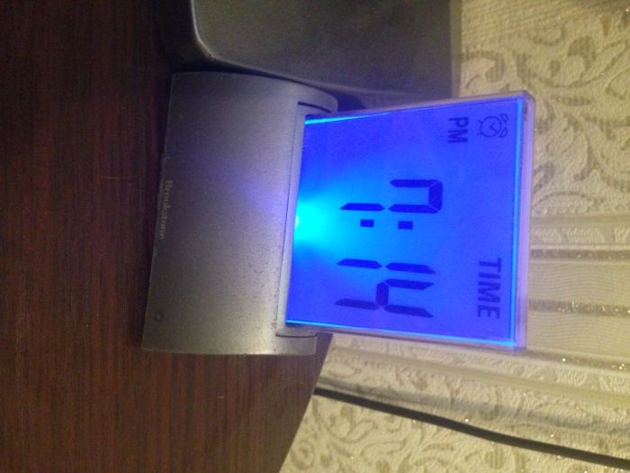 Часы неон USA Brookstone