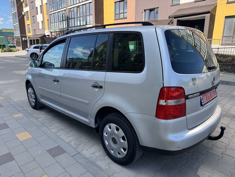 Volkswagen touran