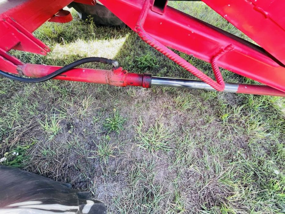 Комбайн MASSEY FERGUSON 28 Hydro