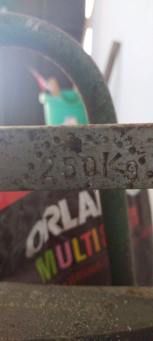 vendo balança antiga em ferro