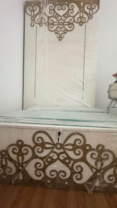 Marquesa tripartida, móvel expositor, mesa manicura