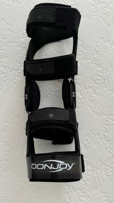 Joelheira Ortopédica Articulada DonJoy® LCA (direito) como nova