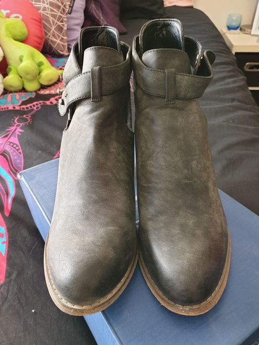 Botas cinza Novas  Seaside