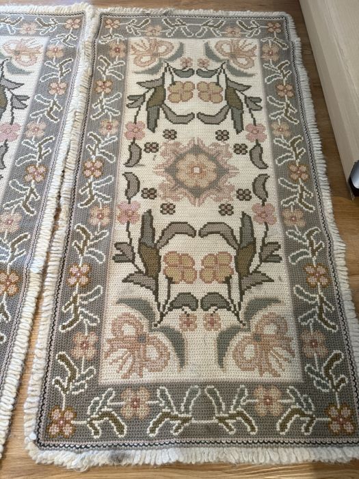 Tapete de Arraiolos de quarto