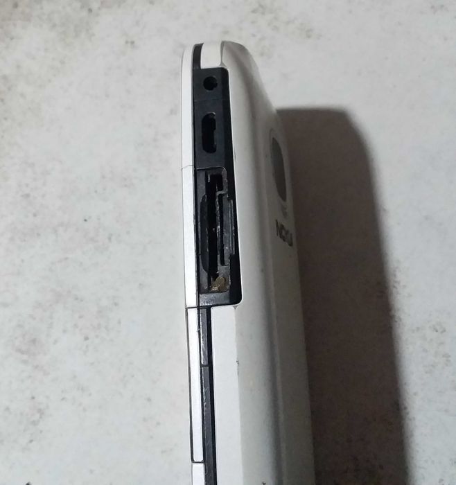 Мобильный телефон Nokia