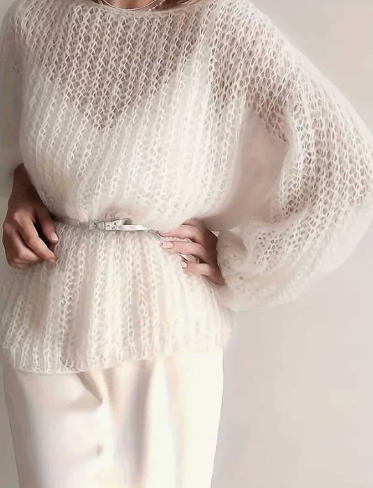 Модний светр павутинка