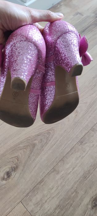 Świecące baletki na obcasie dla księżniczki