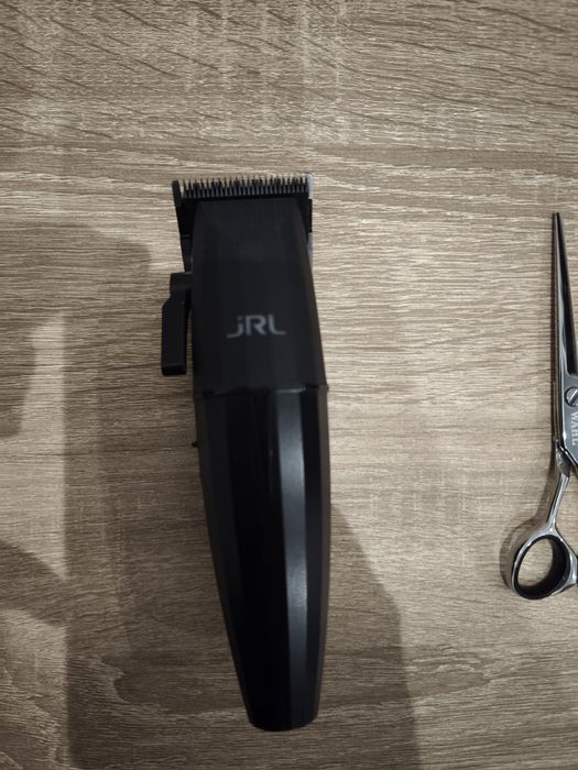 Máquina de corta cabelo  JRL